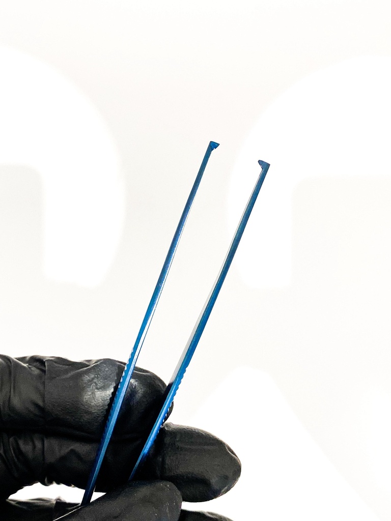 PINZA MICROQUIRURGICA DE MANO IZQUIERDA CON DIENTE AZUL