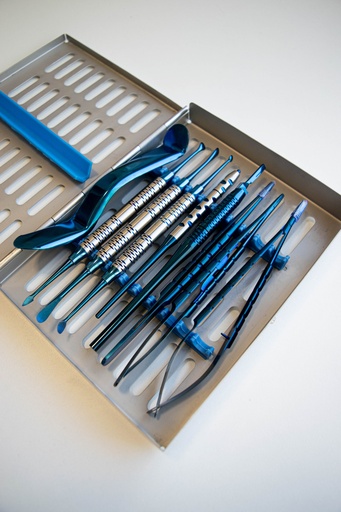 [K0001] KIT DE MICROCIRUGÍA CON CASETTE METÁLICO AZUL